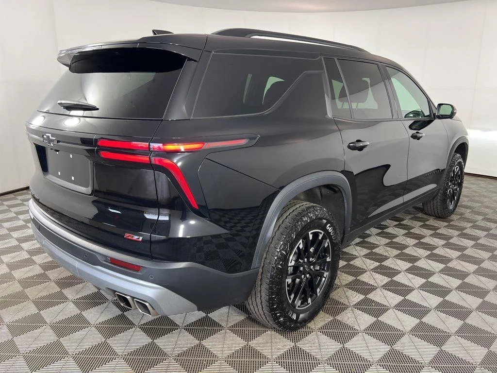 Used 2025 Mosaic Black Metallic Chevrolet Z71 image 9