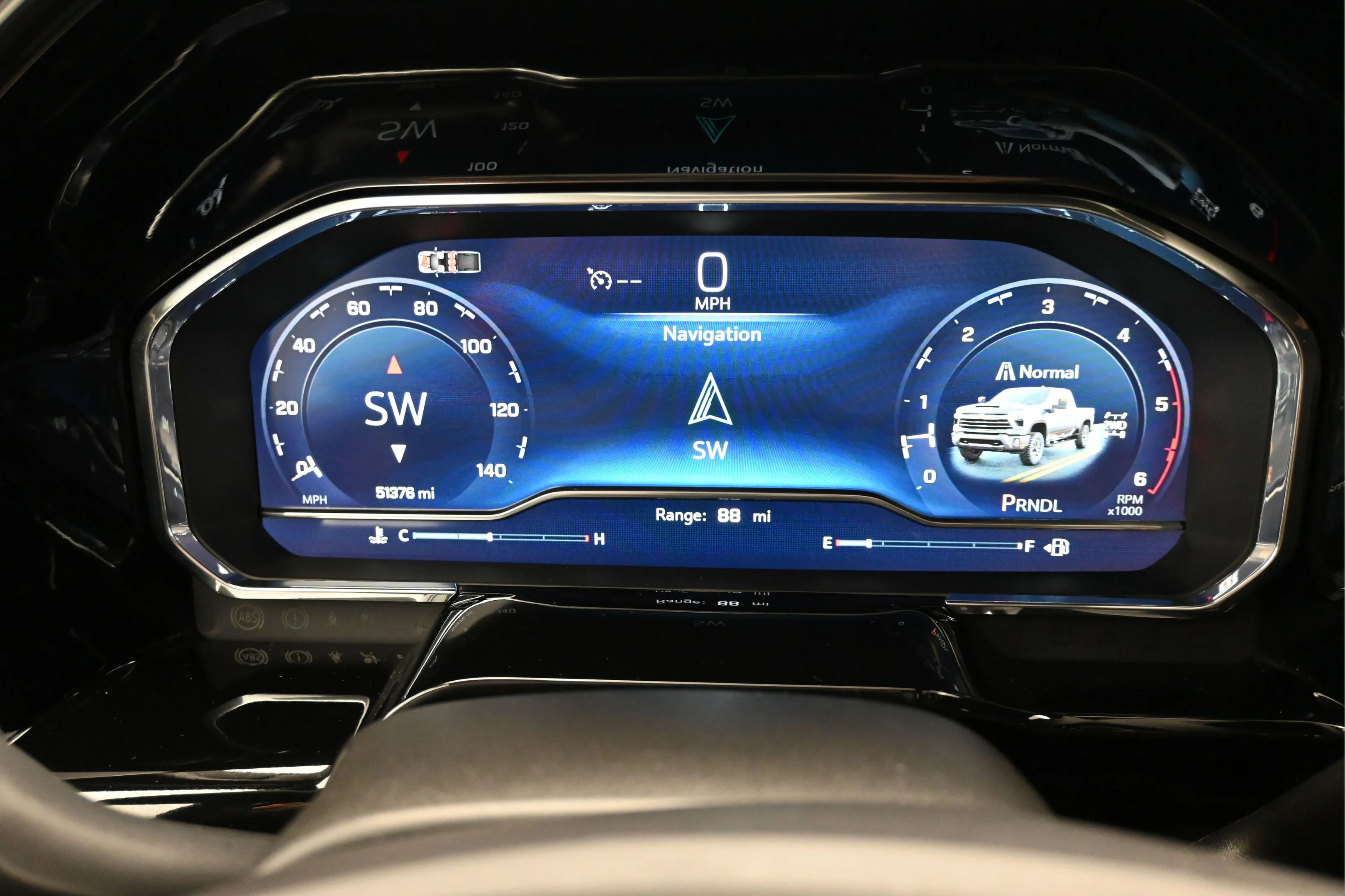 Used 2025 Summit White Chevrolet LT image 7
