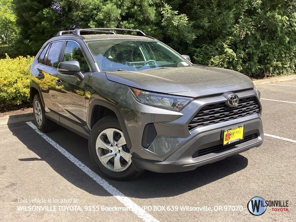2021 Toyota RAV4 LE AWD's photo