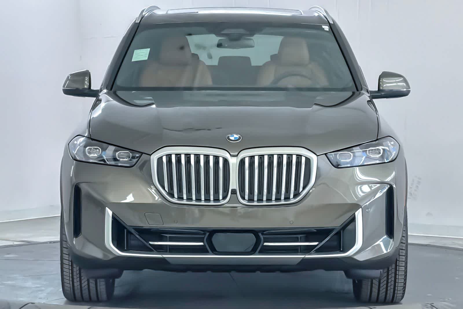 New 2026 Manhattan Green Metallic BMW xDrive40i image 10