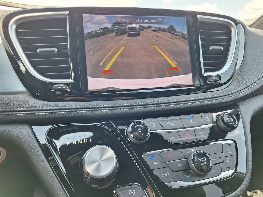 2026 Chrysler Pacifica Limited - Photo 23