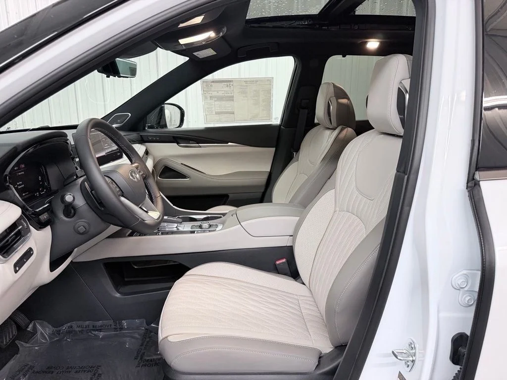 New 2027 2T RAD WHT INFINITI Autograph AWD image 12