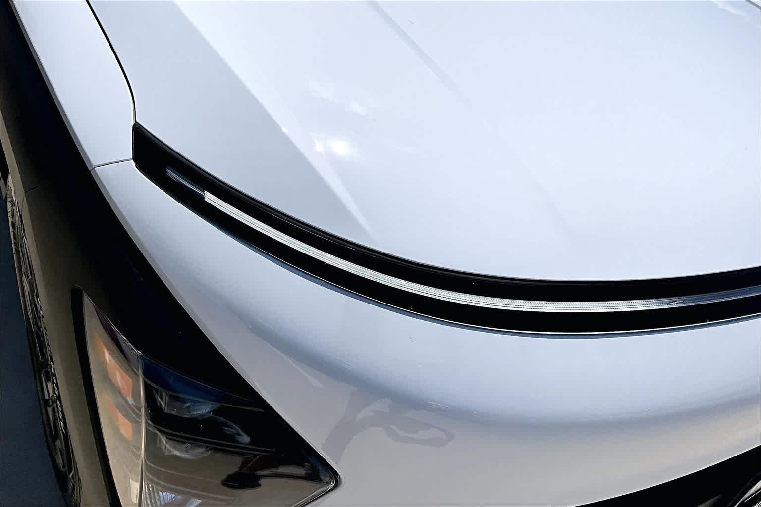 Used 2025 Atlas White Hyundai SEL image 43