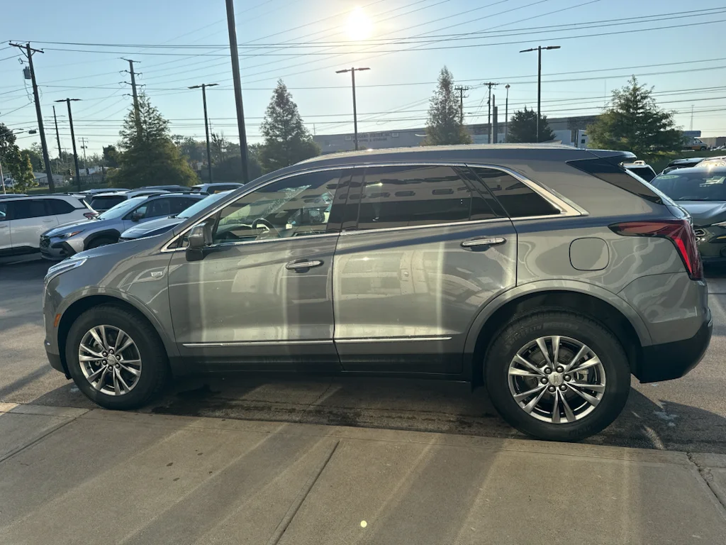 Used 2020 SATIN STEEL METALLIC Cadillac Premium Luxury FWD image 6