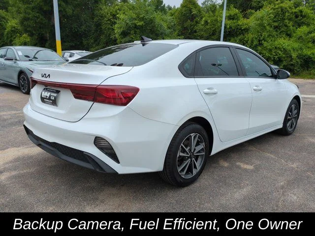 Certified Used 2024 White Kia LXS image 5