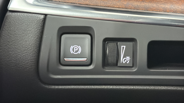 Used 2020 White Cadillac Premium Luxury image 31