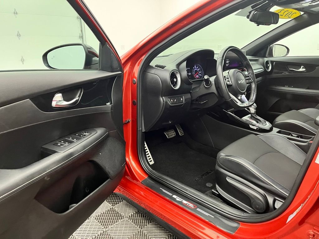 2023 Kia Forte GT-Line - Photo 17