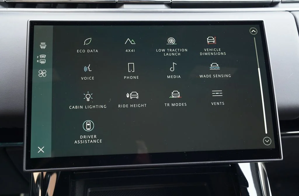 New 2026 Fuji White Land Rover Dynamic SE image 20