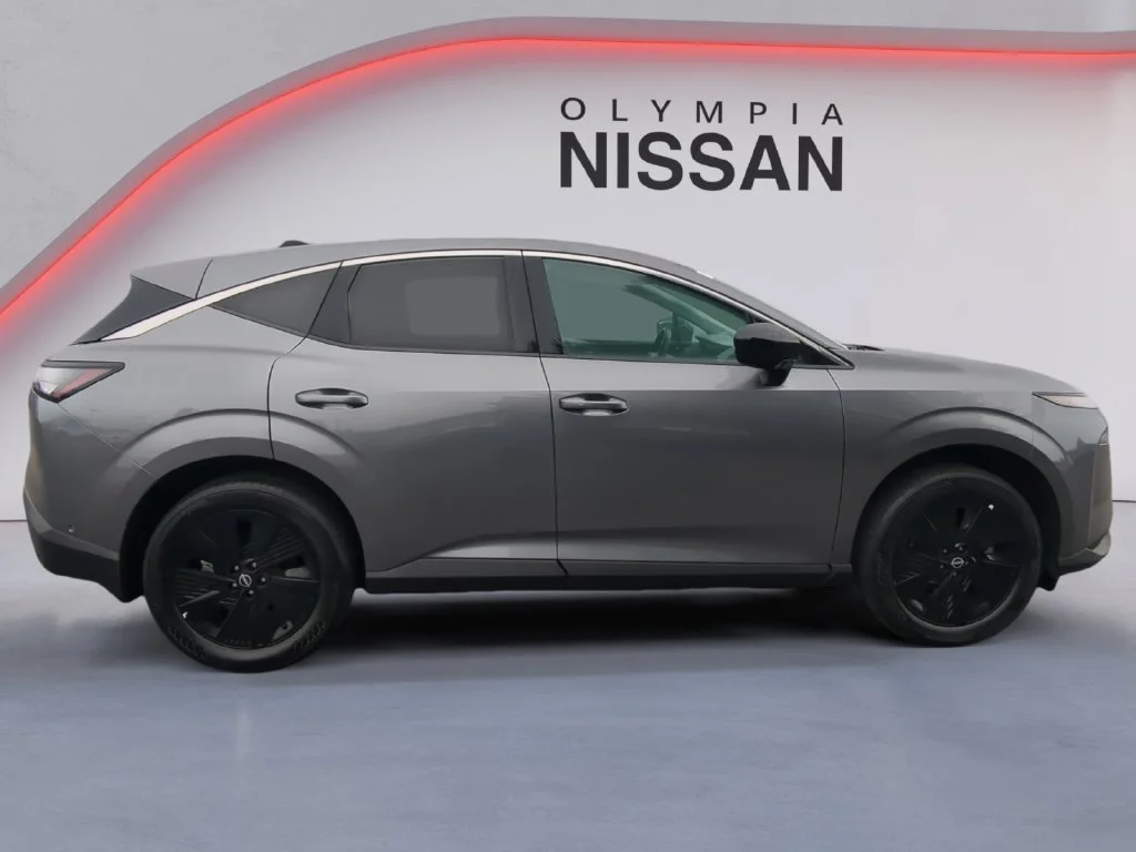 Used 2025 Gray Nissan SV image 7