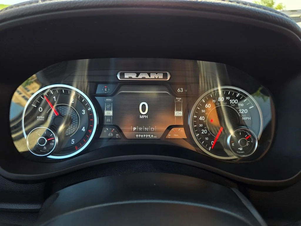 Used 2023 Silver Ram Laramie image 22