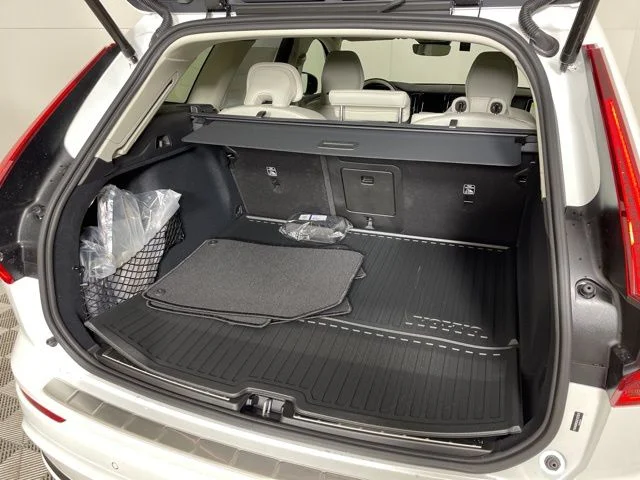 Certified Used 2025 Crystal White Volvo Plus image 16