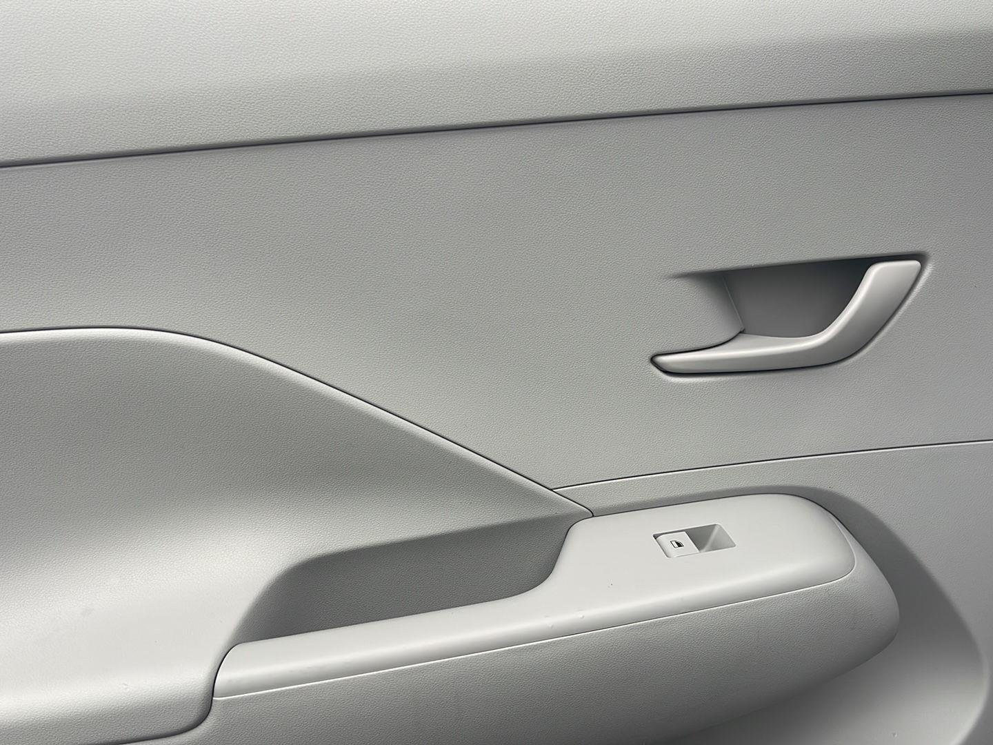 2024 Hyundai Kona SEL - Photo 22