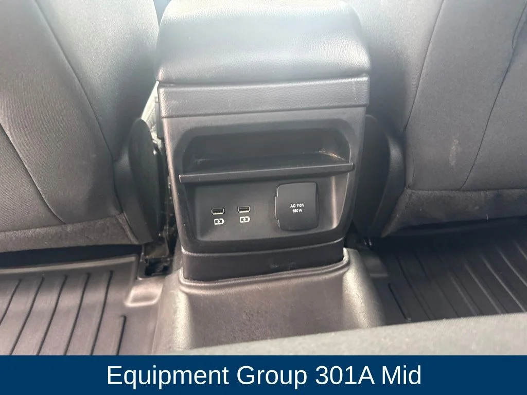 Certified Used 2019 Oxford White Ford XLT image 15