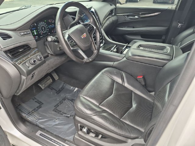 Used 2018 CRYSTAL WHITE TRICOAT Cadillac Platinum image 13