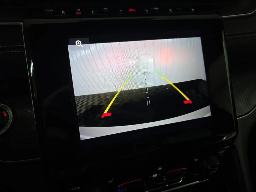 Used 2023 White Jeep Altitude image 23