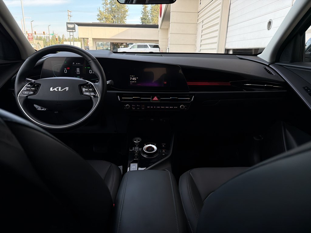 Used 2023 Cityscape Green Kia EX image 17