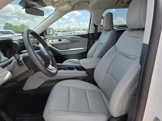 New 2026 Star White Metallic Tri-Coat Ford Active image 38