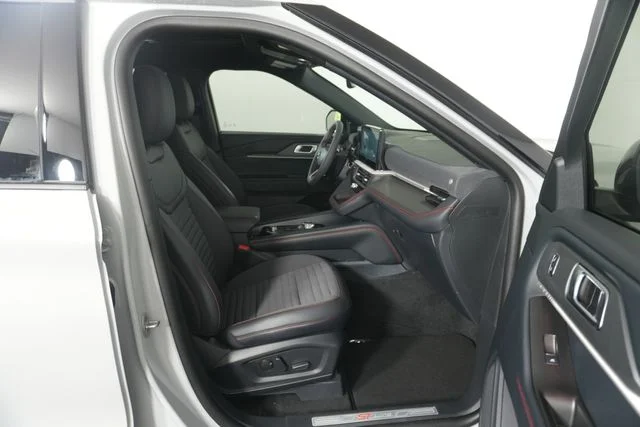 New 2027 Avalanche Gray Ford ST-Line image 35