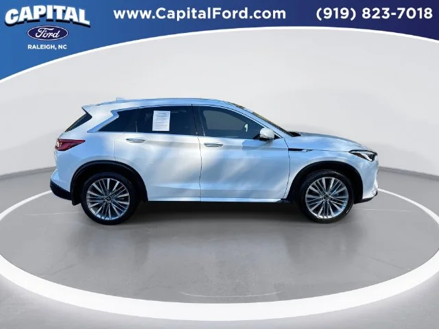 Used 2024 White INFINITI Autograph image 9