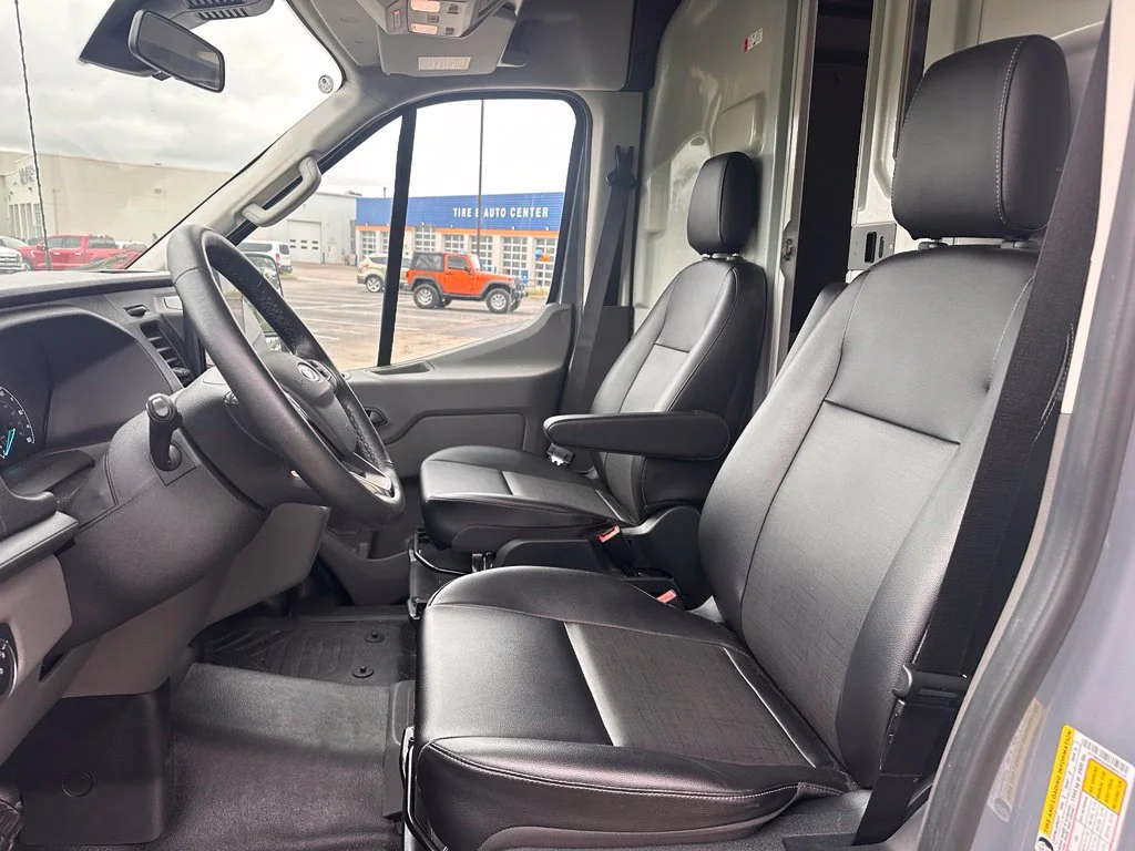 Used 2023 Abyss Gray Metallic Ford Base image 12