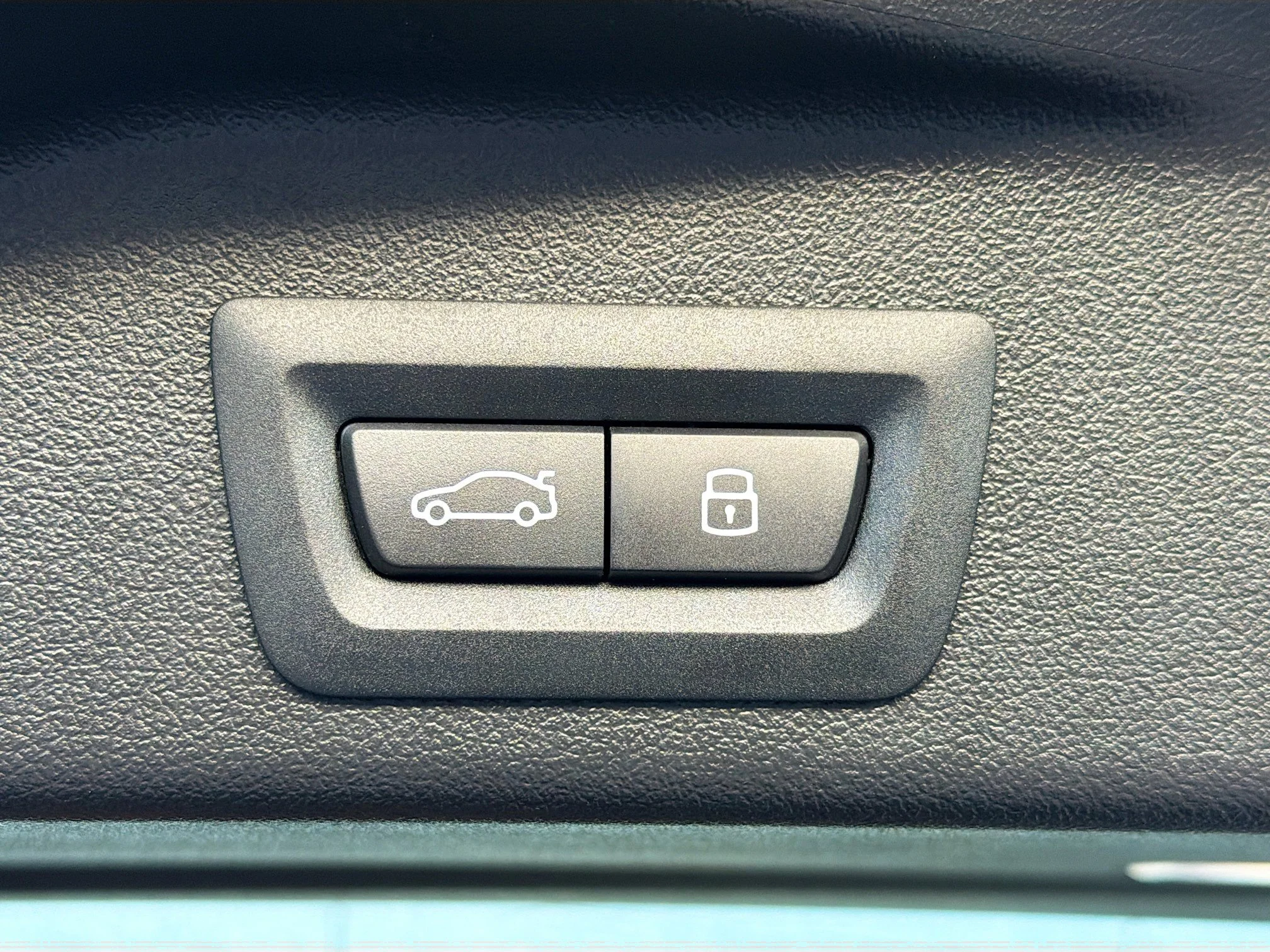New 2026 Skyscraper Grey Metallic BMW xDrive40i image 12