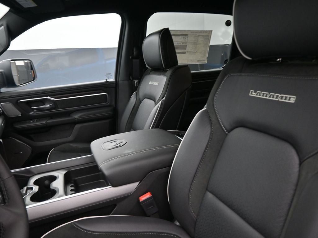 New 2026 Hydro Blue Pearl-Coat Exterior Paint RAM Laramie image 9
