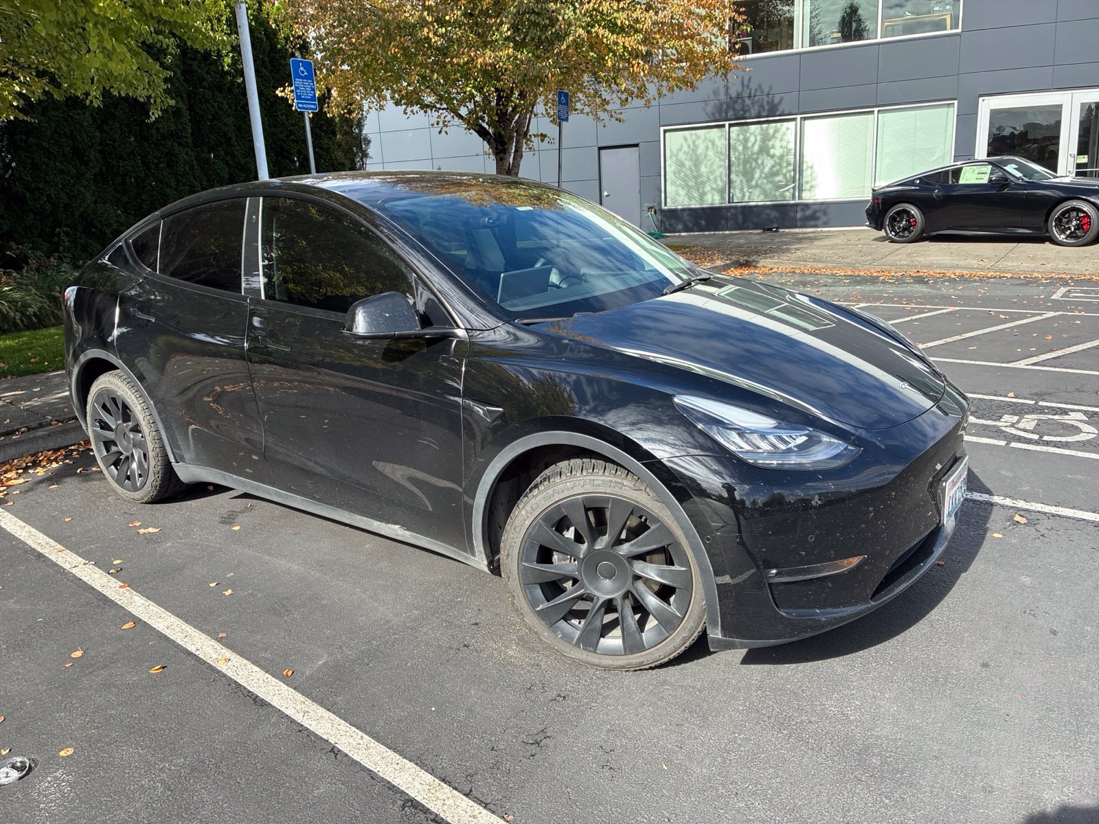 Used 2022 Black Tesla Long Range image 1