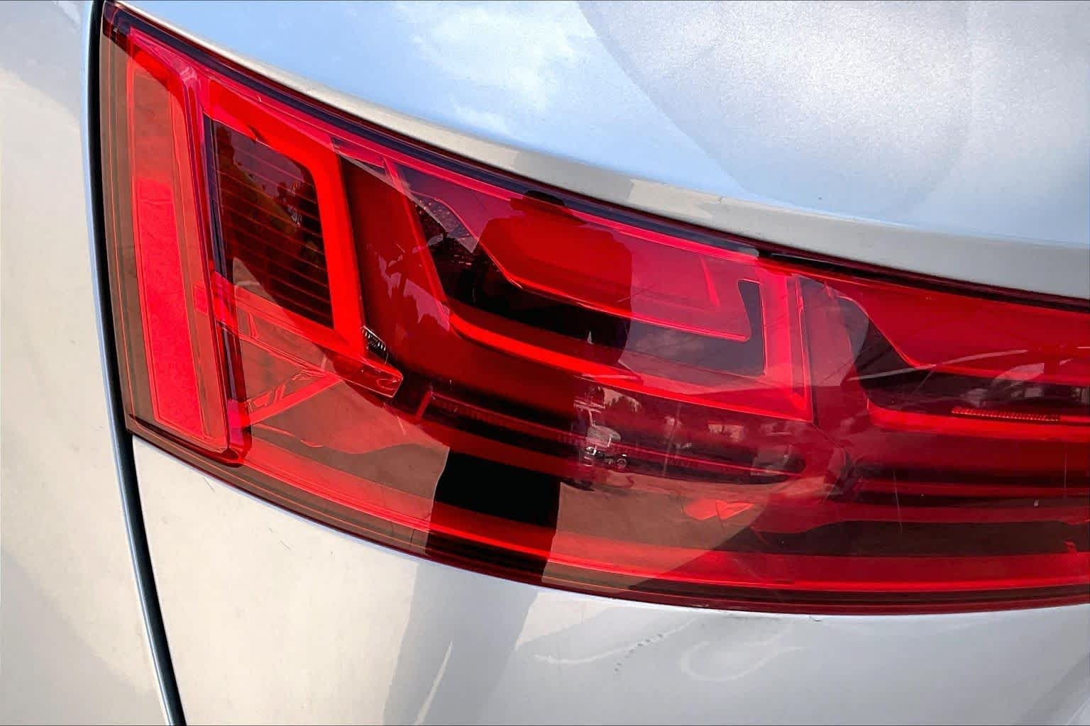 Used 2018 Florett Silver Metallic Audi Premium Plus image 29