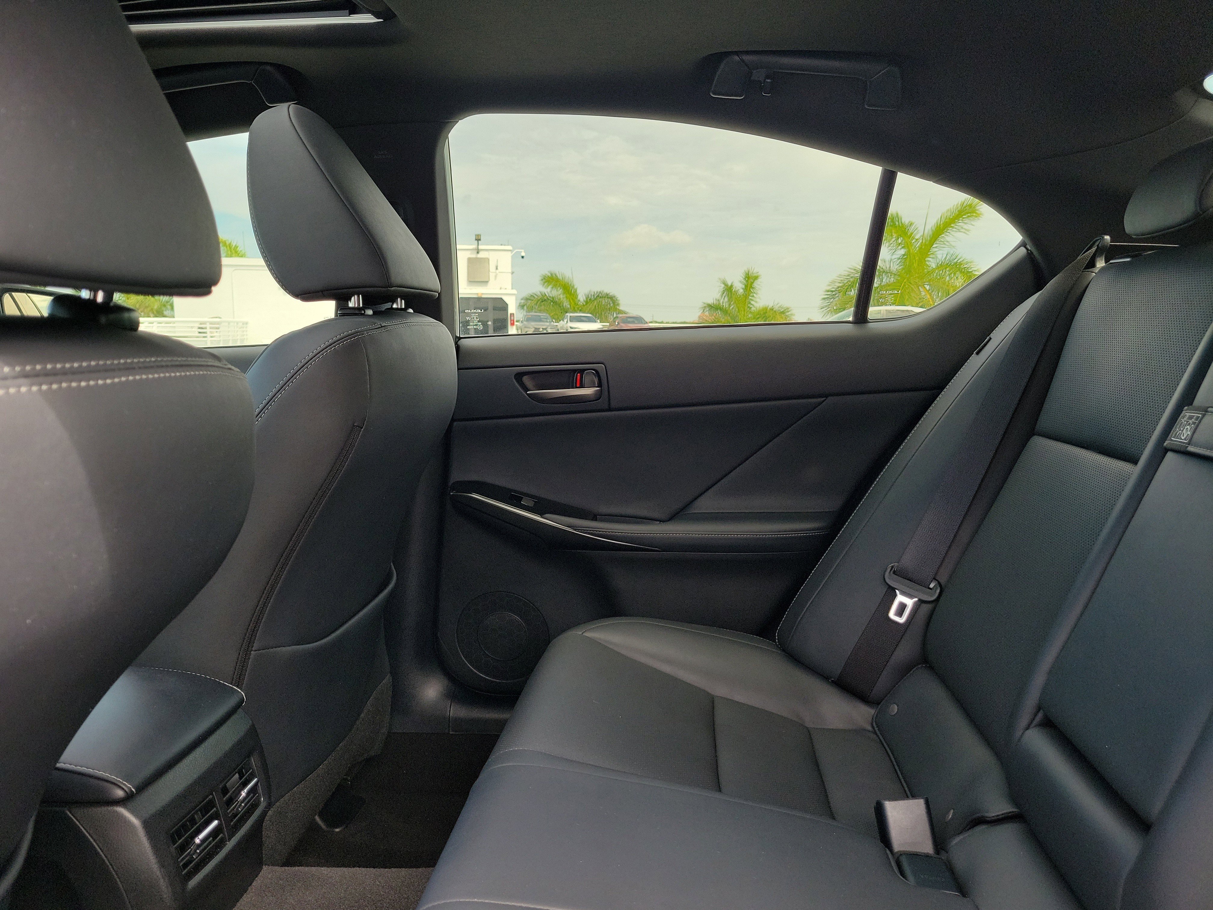 Used 2024 White Pearl Lexus 300 image 12