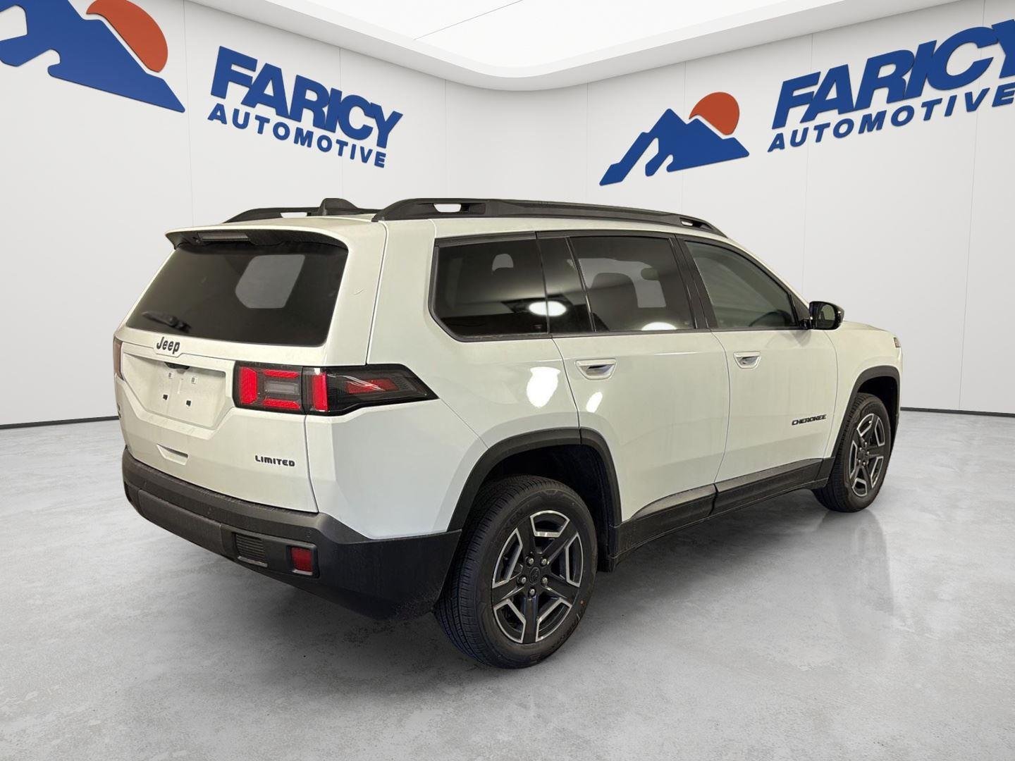 New 2026 Bright White Clear-Coat Exterior Paint Jeep Limited image 4