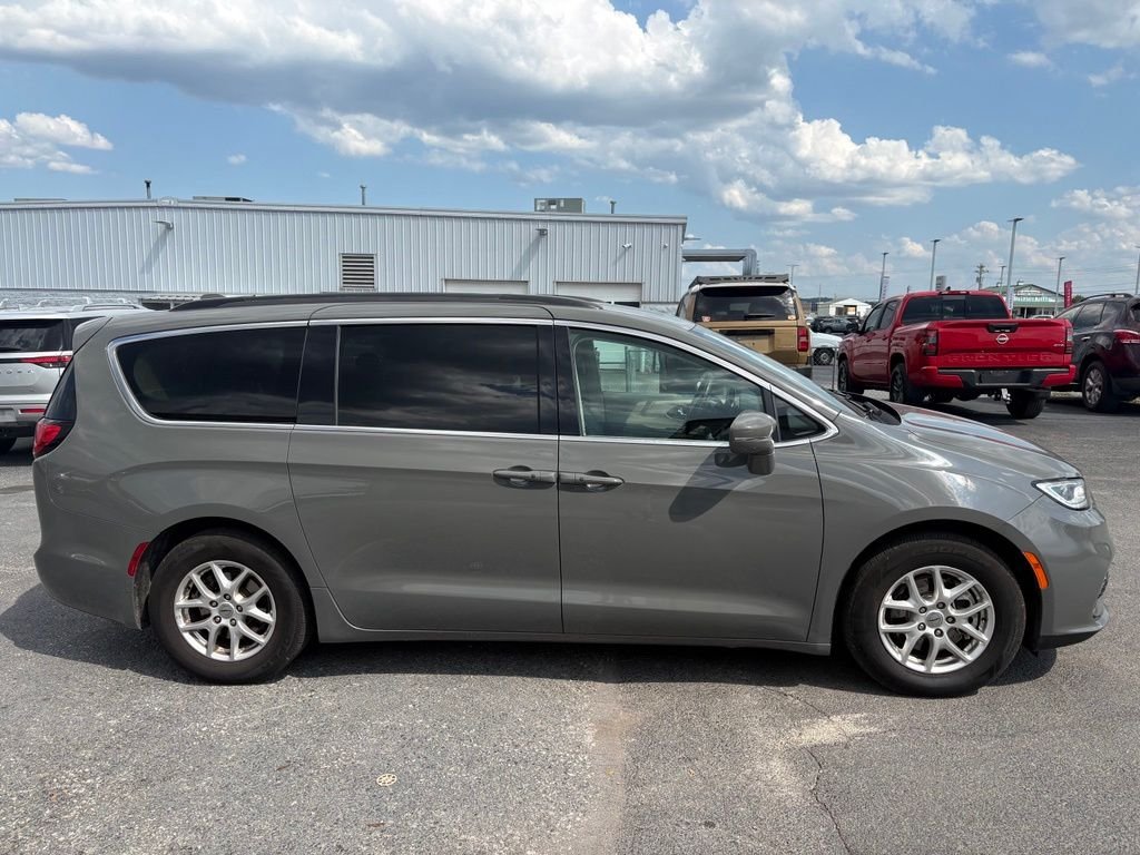 Used 2022 White Chrysler Touring L image 4
