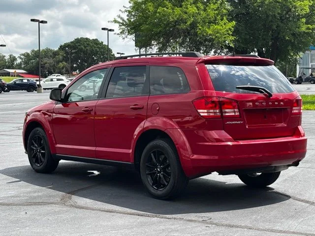 Used 2020 Red Dodge SE image 5