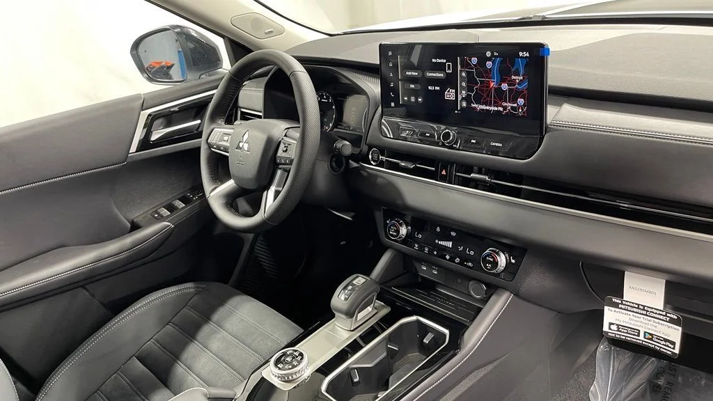 New 2026 White Diamond/Black Roof Mitsubishi TRAIL EDITION S-AWC image 31