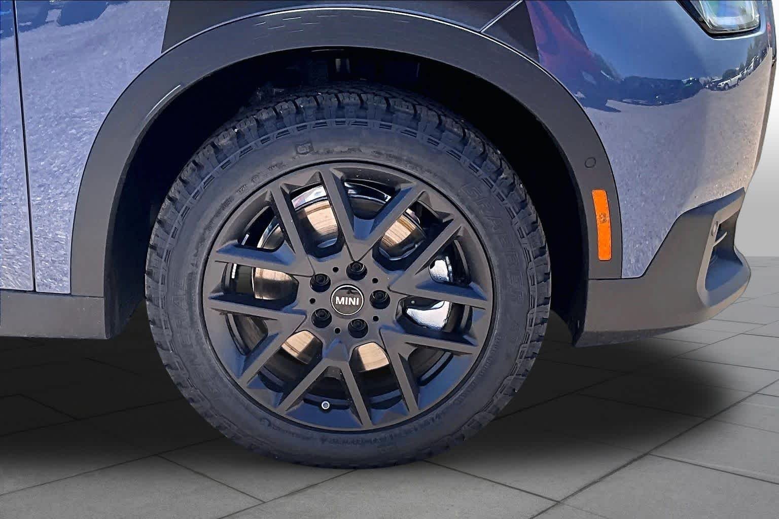 New 2027 0C70 Slate Blue Metallic MINI Iconic image 10
