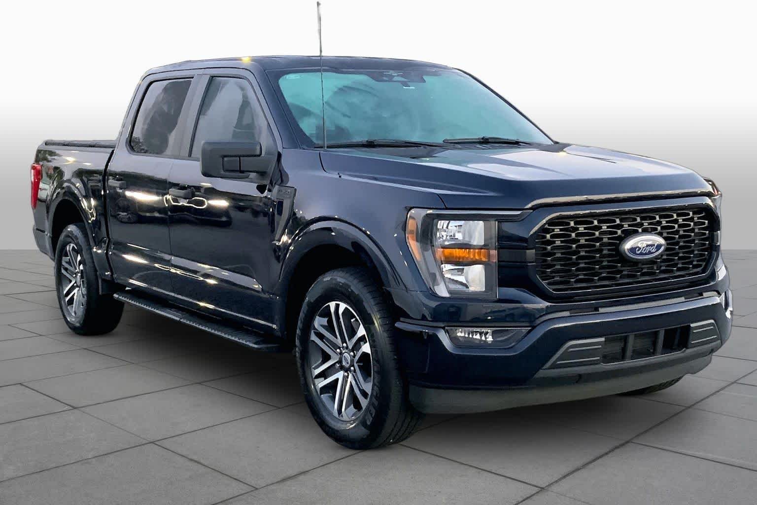 Used 2023 Antimatter Blue Ford XL image 3