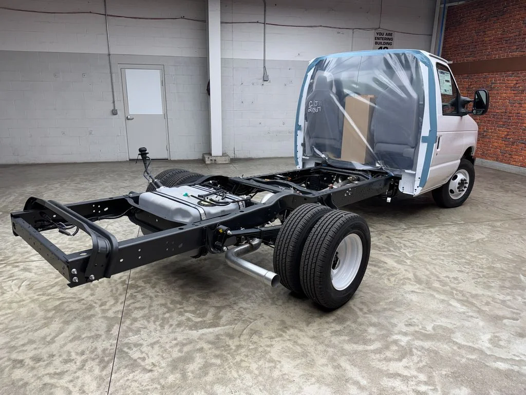 New 2027 White Ford Base image 5