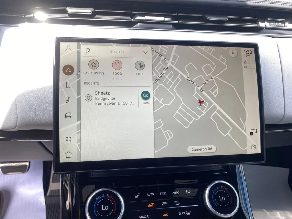 Used 2023 Gray Land Rover SE Dynamic image 19
