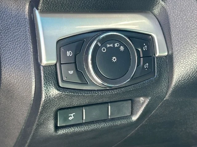 Used 2016 Blue Ford XLT image 31