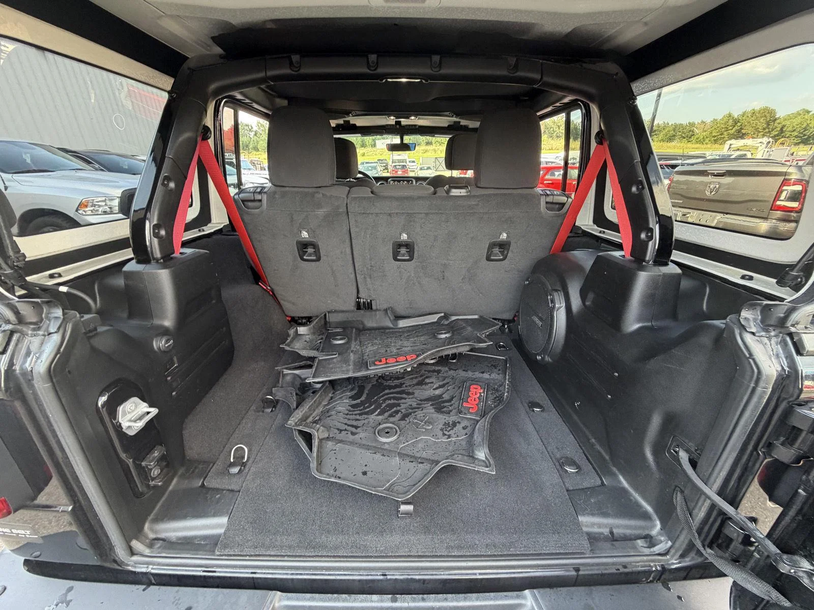 Used 2020 Black Clearcoat Jeep Recon image 19