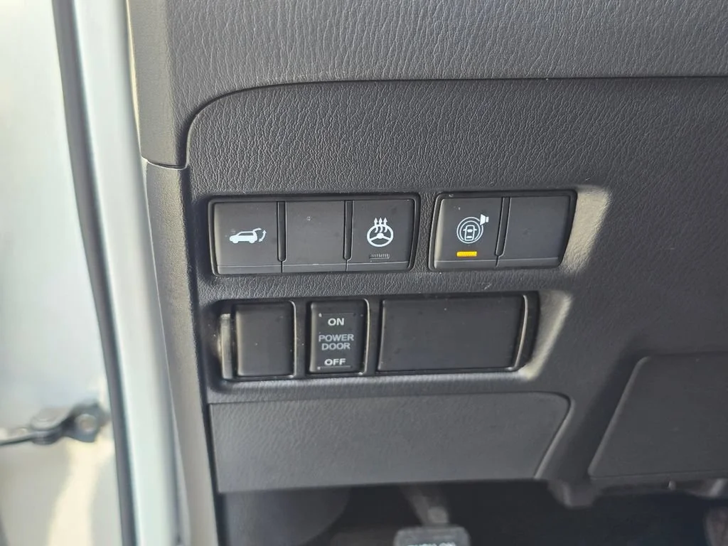 Used 2024 Silver Nissan SL image 25
