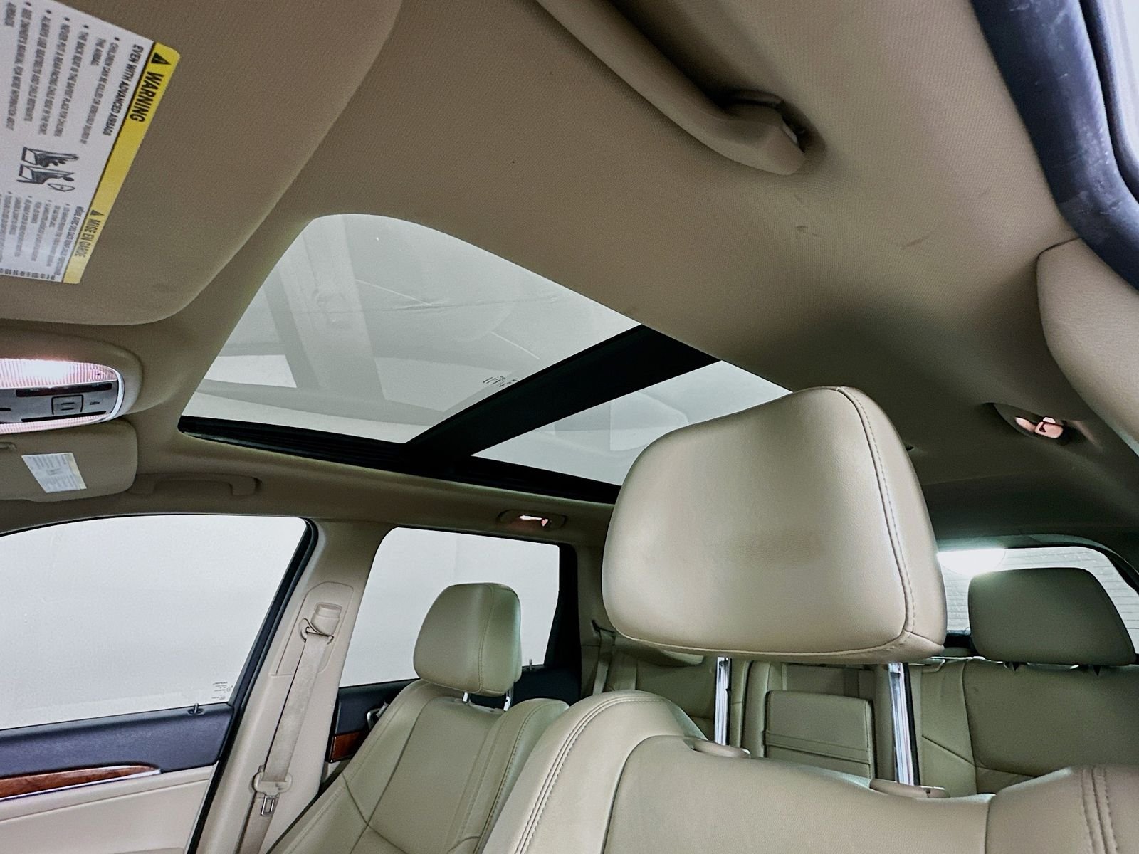 Used 2011 Stone White Clearcoat Jeep Limited image 21