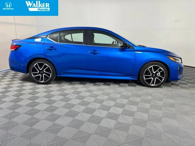 Used 2025 Blue Nissan SR image 9