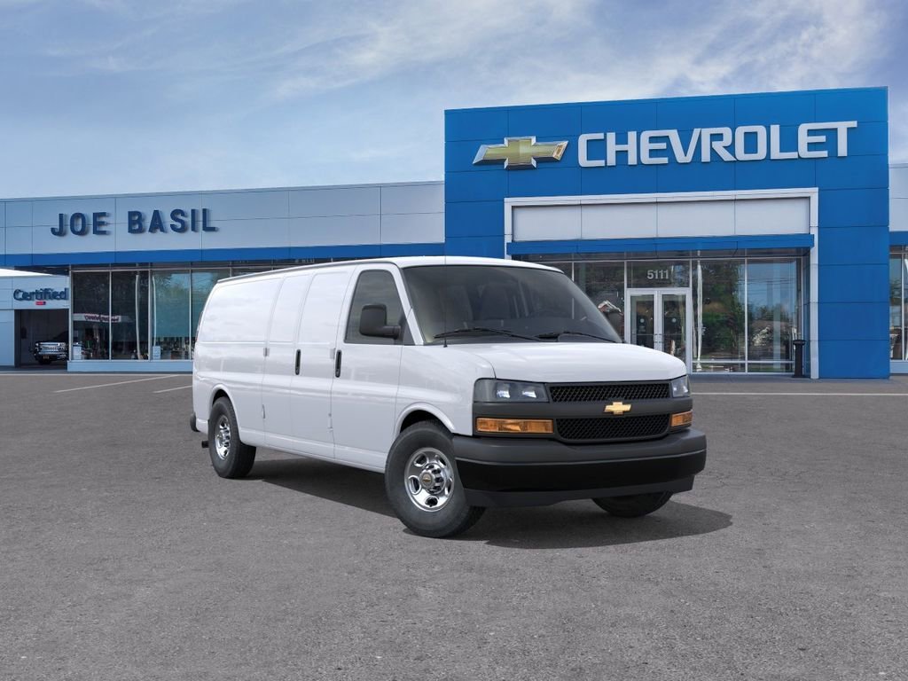 2026 Chevrolet Express 3500 Extended Work Van's photo