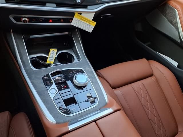 2025 BMW X7 40i - Photo 11