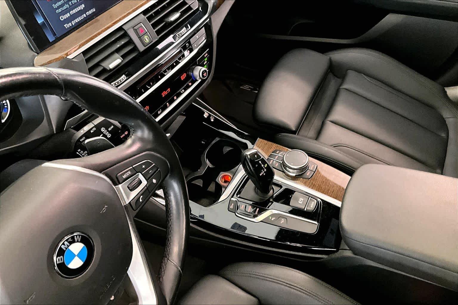 Used 2018 Dark Graphite Metallic BMW xDrive30i image 15