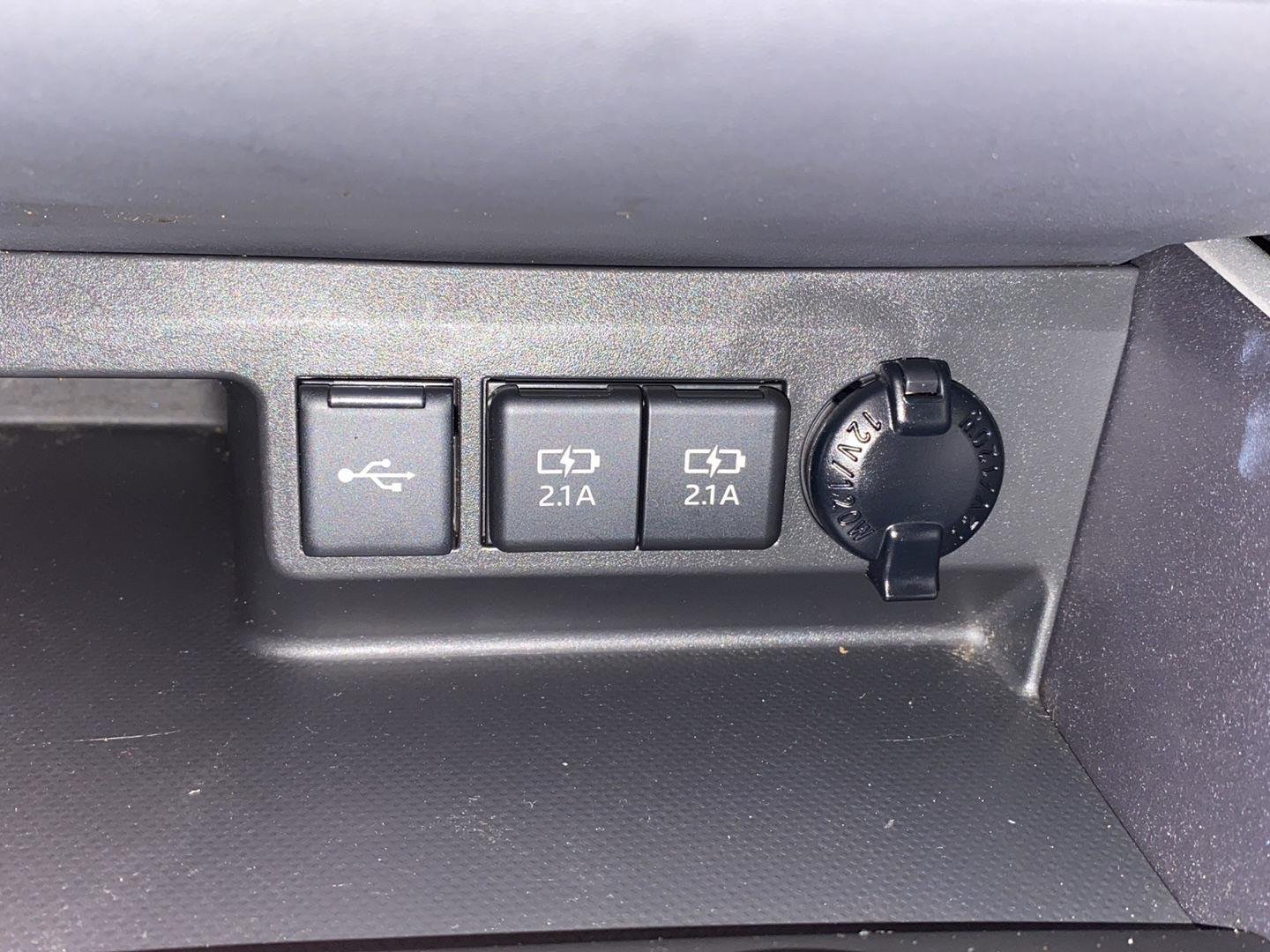 Used 2021 Magnetic Gray Metallic Toyota XLE image 5