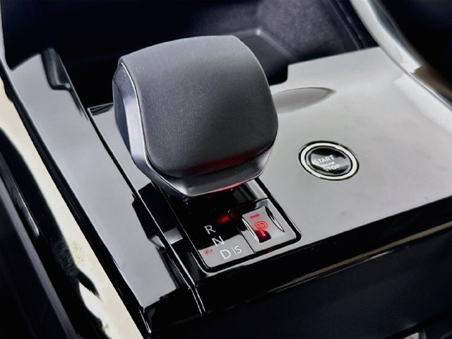 New 2027 Gray Land Rover Dynamic SE image 19