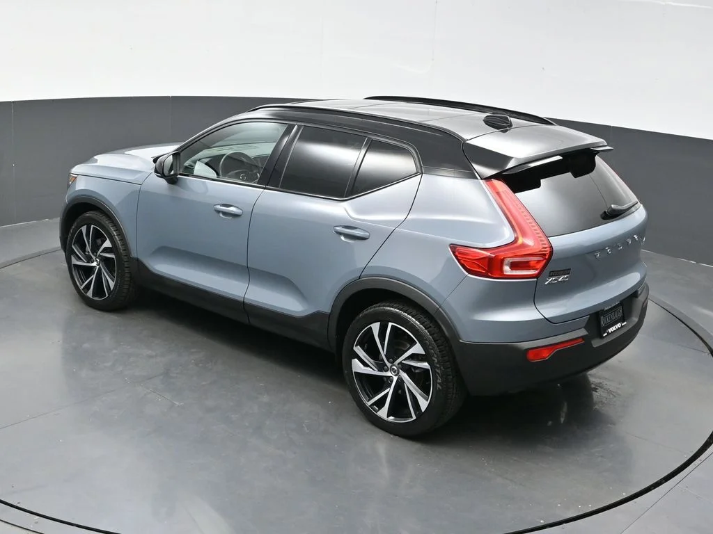Used 2021 Thunder Gray Metallic Volvo R-Design image 34