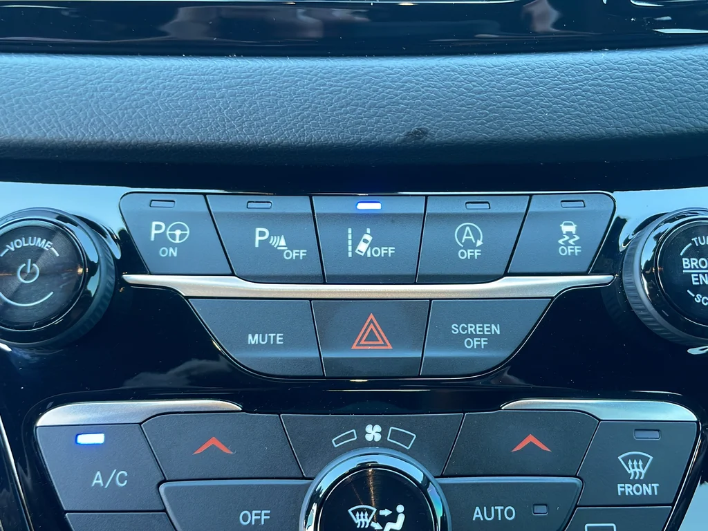 Used 2020 Black Chrysler Touring L image 37