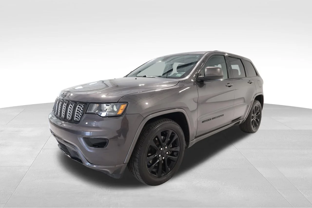 Used 2021 Gray Jeep Laredo X image 6